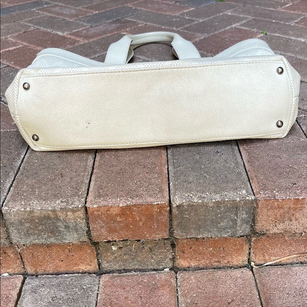 Chanel white lambskin leather tote - Picture 14 of 16